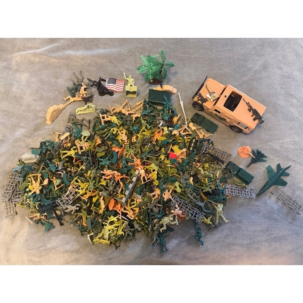 Huge Lot Plastic Toy Soldiers Military Men Figures Vehicles‎ Jets Accessories